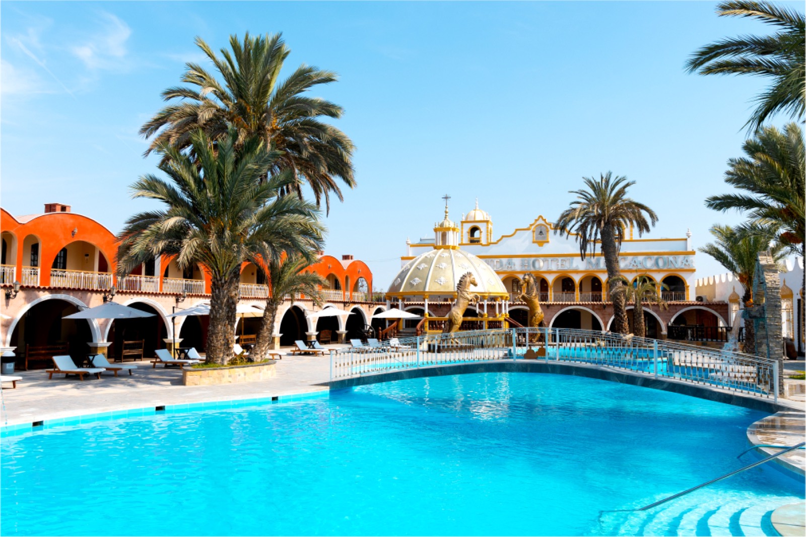 Vista de la piscina principal